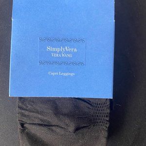 VERA WANG - Simply Vera - Black Capris Leggings